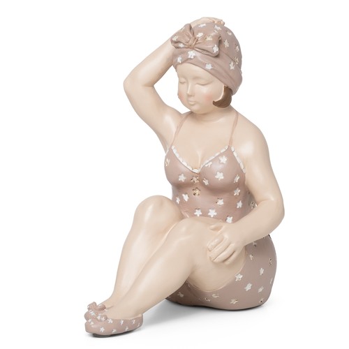 Mollige badenixe sitzend art - mollige,
